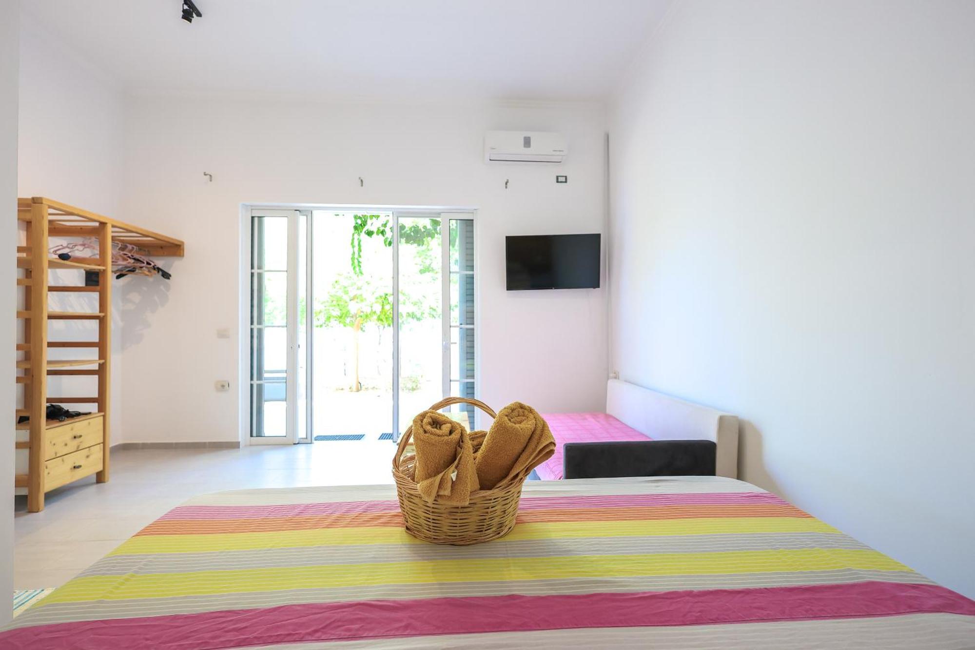 Casablanca Rooms Dhërmi Esterno foto