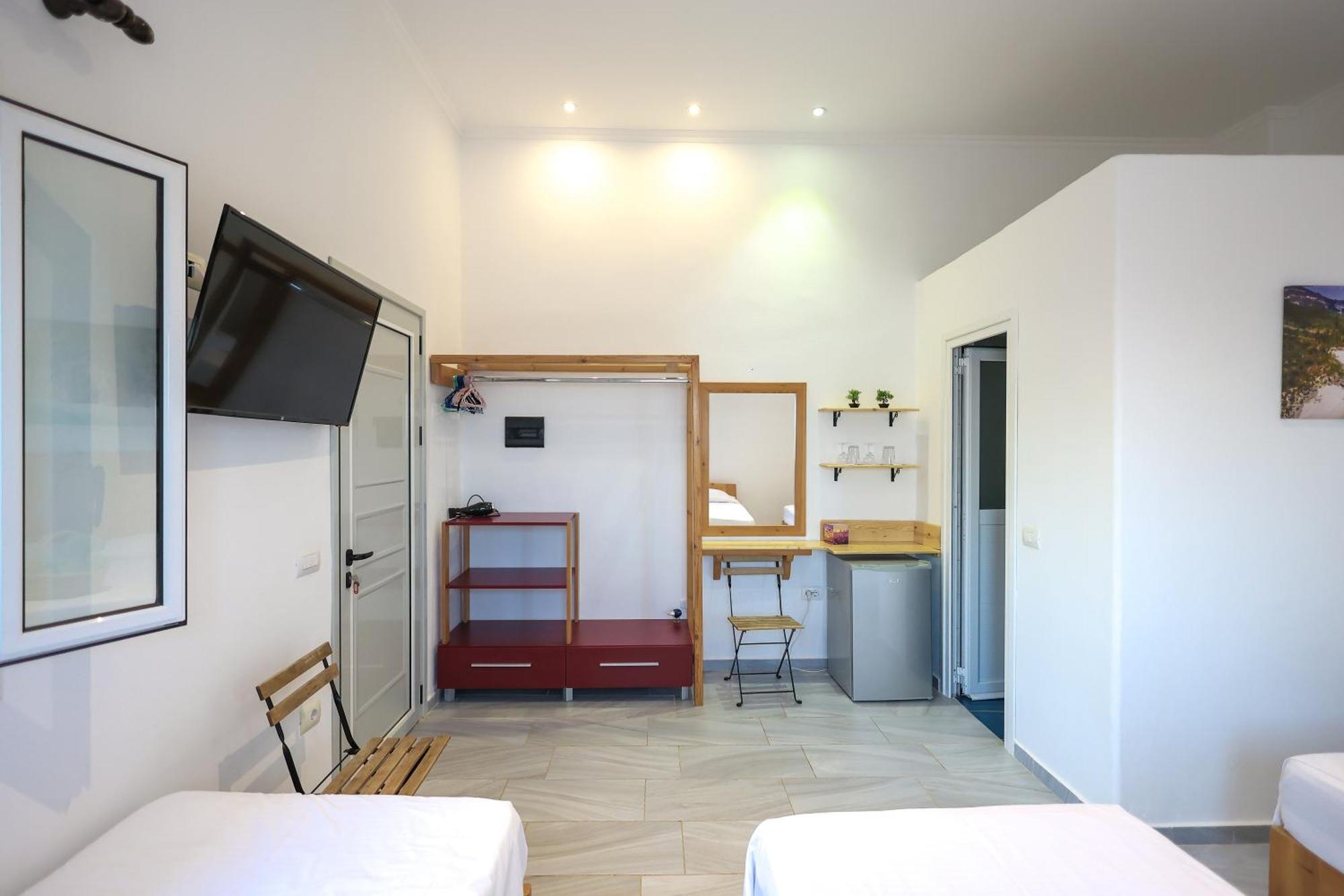 Casablanca Rooms Dhërmi Esterno foto