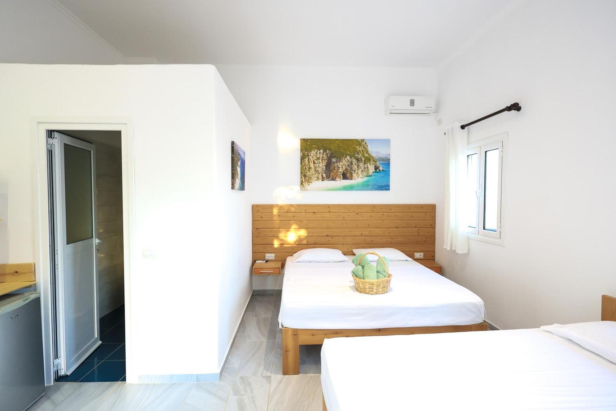 Casablanca Rooms Dhërmi Esterno foto
