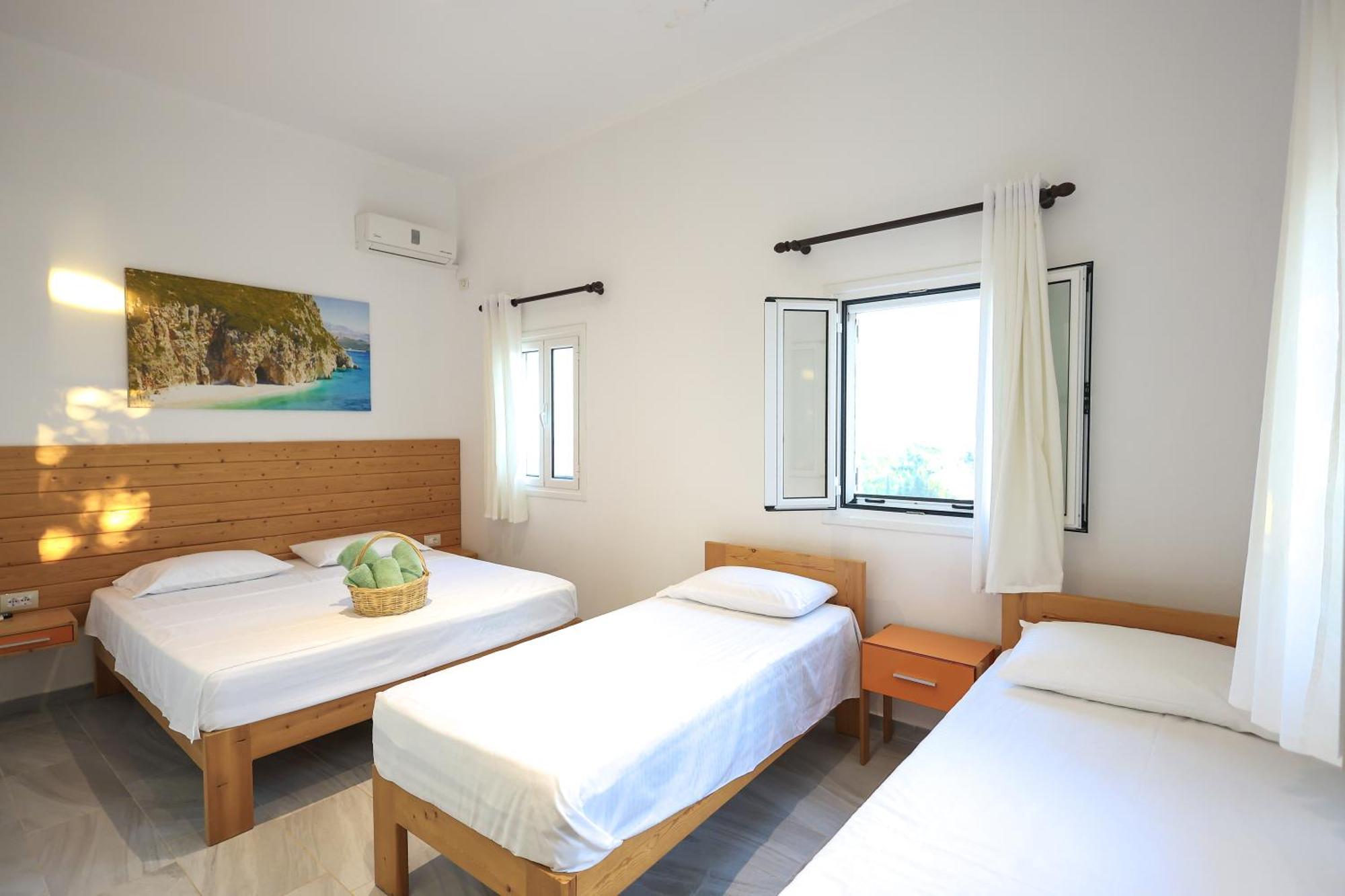 Casablanca Rooms Dhërmi Esterno foto